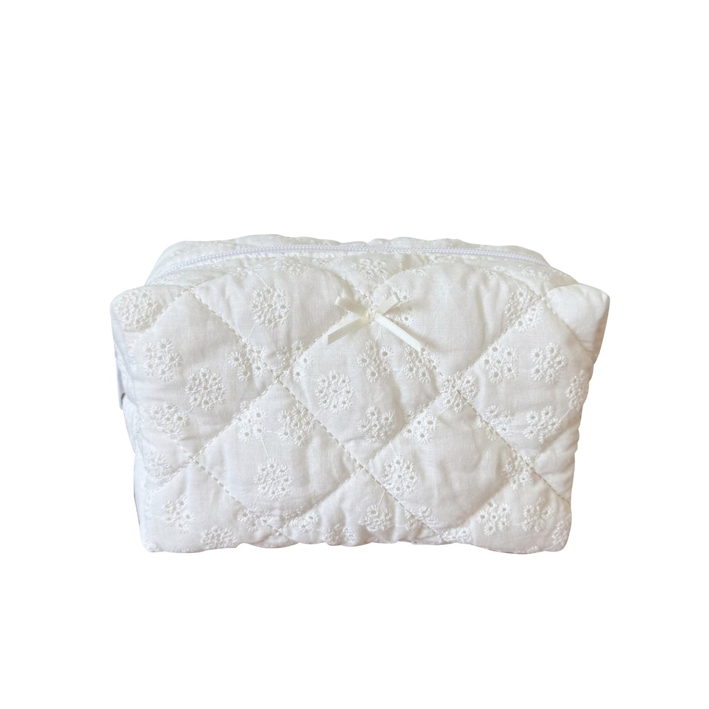 ZUNUONUO Cotton Quilted Makeup Bag Coquette Accessories Make up Bag Organizer Cute Floral Cosmetic Pouch Travel Makeup Bag for Women,Embroidery White